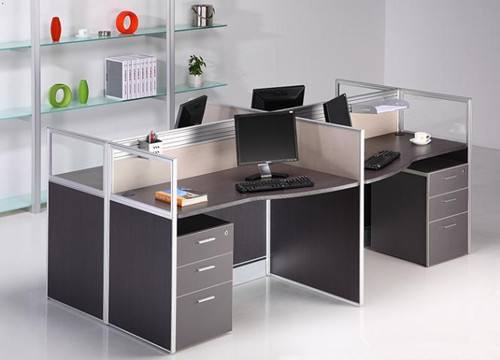 写字楼办公桌怎么组装？
